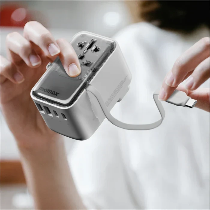 ycAzrVmkv2iXNVKHX8HfDTQVSAPkgo01r18RQnzw.webp Momax 1-World+ Flow 4-Port Travel Charger With Built-In USB-C Cable 35W -White - Image 1